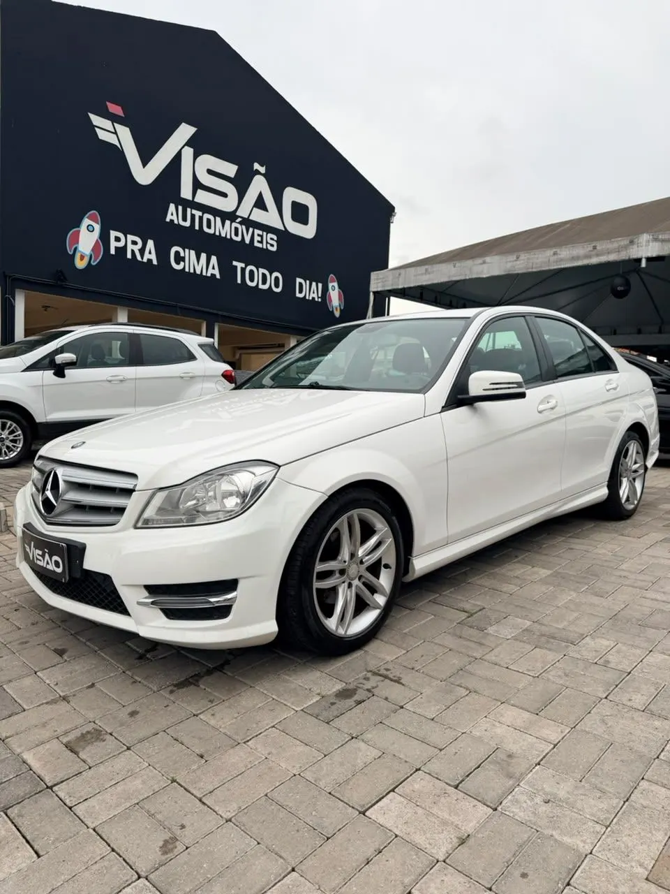 Mercedes-Benz C 180 CGI Sport 2013 no pátio da Visão