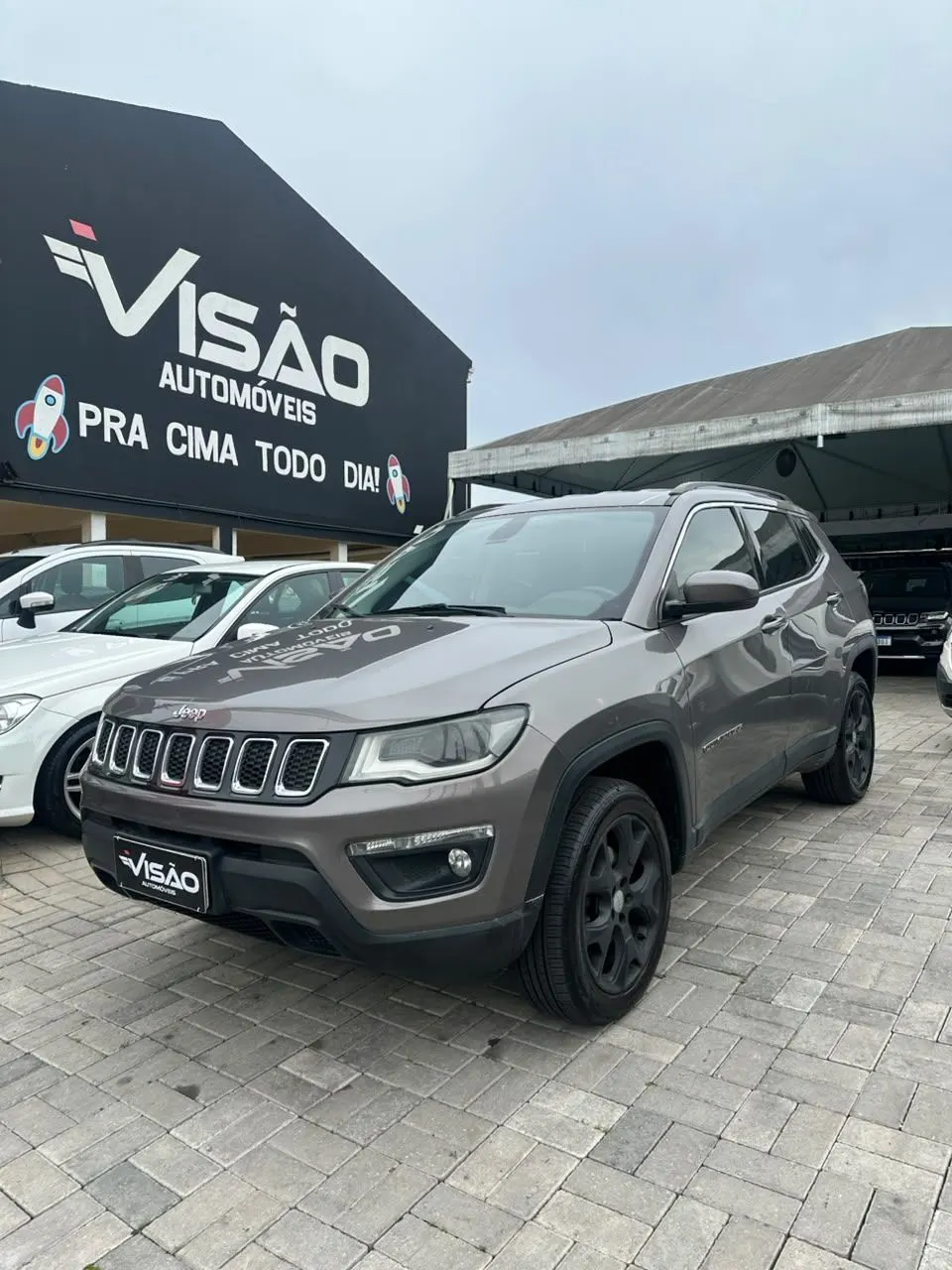 Jeep Compass Longitude 2.0 Diesel 2020 no pátio da Visão